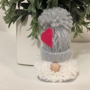 Valentine pompom gnome